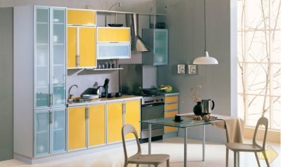 keltainen väri keittiön sisätiloissa