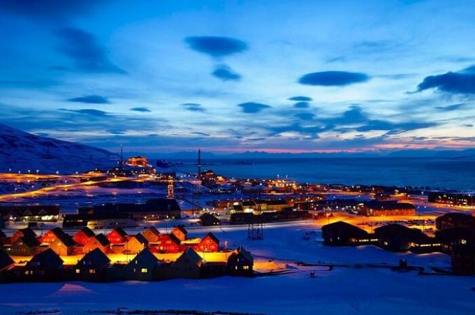 Longyearbyen - pohjoisin kaupunki maailmassa (Norja).