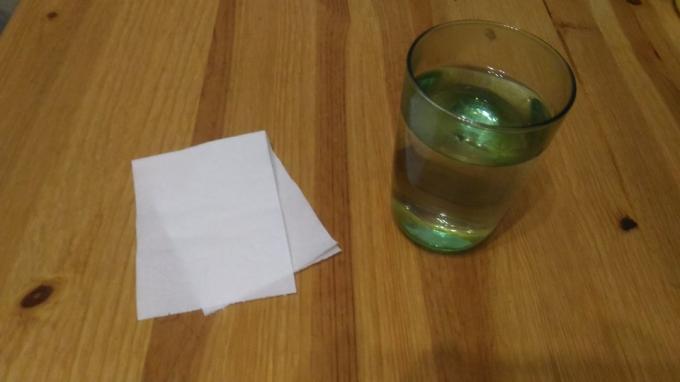 Onko mahdollista heittää käytetty paperi vessaan? Kokeilu.