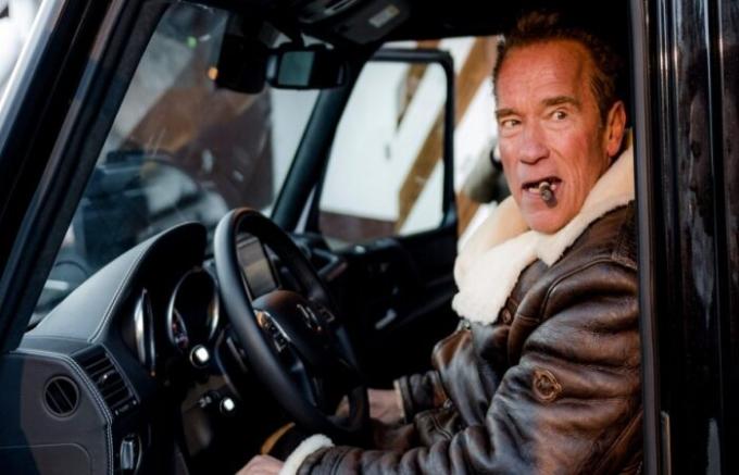 Arnold Schwarzenegger koneita. 