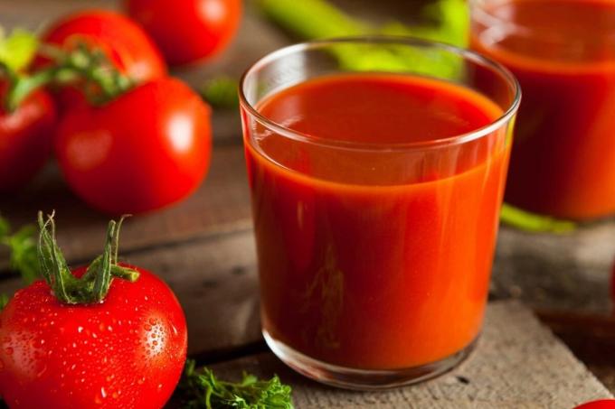 Mitä hyötyä tomaattimehua ja kenelle se saattaa olla vasta
