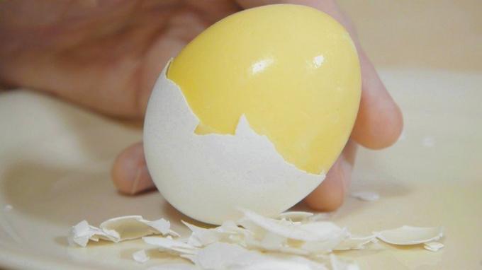 Miten valmistautua "kultainen munia" tai munakokkelia kuorelliset