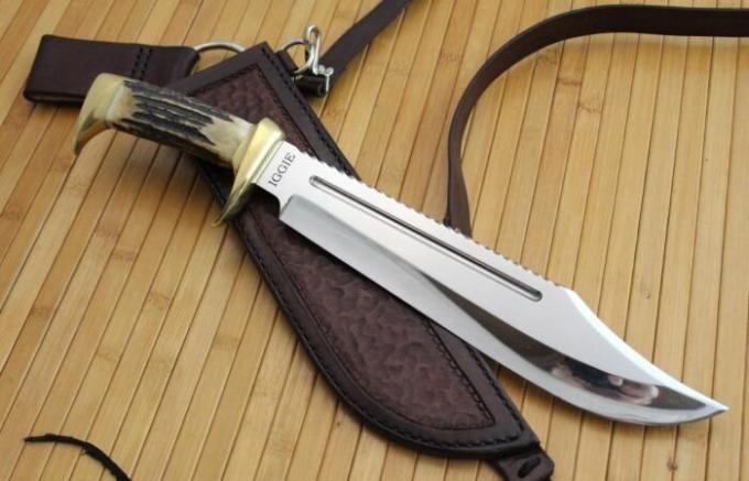  Kaunis ja käytännöllinen veitset ovat aina houkutelleet miehiä. | Kuva: custommade.com.