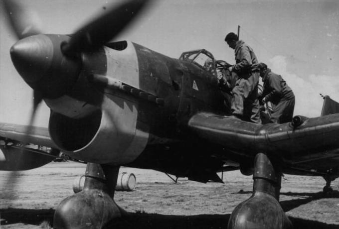 "Jumissa" taivaalla, miksi Junkers Ju 87 ei sisäänvedettävä laskuteline lennon aikana ja kauhea karjunta ennen pommi kaatopaikka