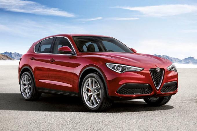 Italian crossover Alfa Romeo Stelvio 2017-2018 aikana. | Kuva: allcarz.ru.