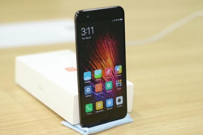 Arvostelu Xiaomi Mi 6 -älypuhelimesta - tehokkaasta ja toimivasta lippulaivasta - Gearbest Blog Russia