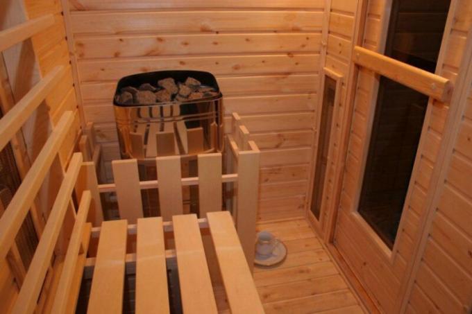 Sauna kellarissa omin käsin rakentamisesta viimeistelyyn