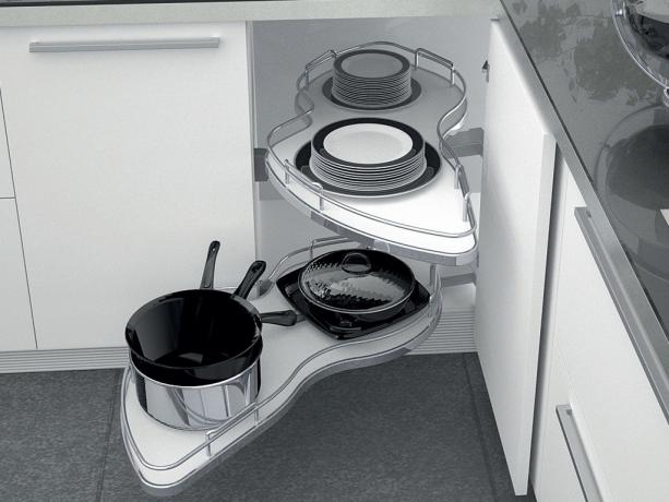 Keittiön varastointijärjestelmät: vihannesten laatikot, pannut, lusikat, haarukat, pussit, video-ohjeet keittiövälineiden turvallisuuden järjestämiseen omin käsin, valokuva ja hinta