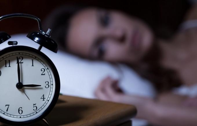 "Voi nukkua?": Yksinkertainen temppu, joka auttaa saamaan nukkumaan jopa unettomuus