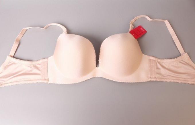 Miksi useimmat naiset käyttävät väärän rintaliivit Kun kohtalokas virhe