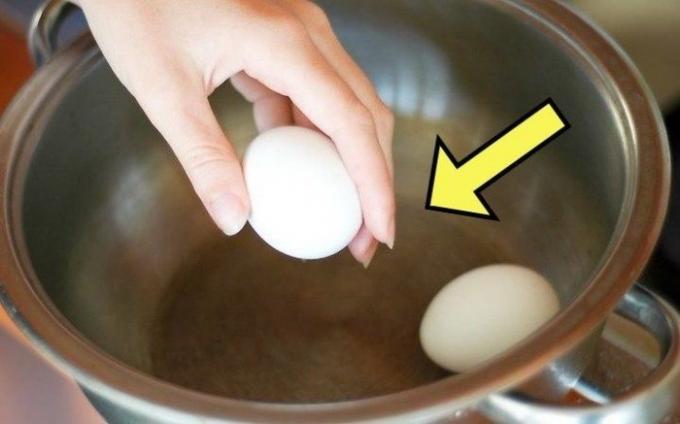 Miten kokki kovaksi keitetty muna, josta kuori on "slazit" itse
